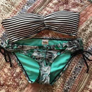 Set of 2 bikinis